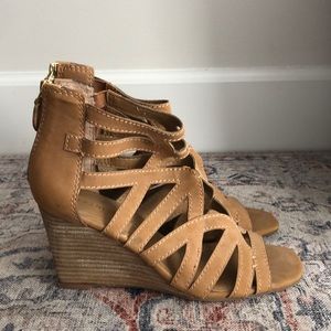 Strappy camel heels